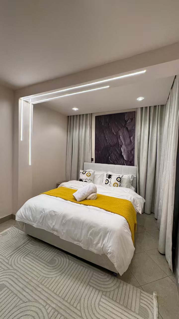 Queen Ensuite